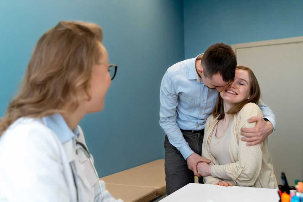 couple consult to doctor