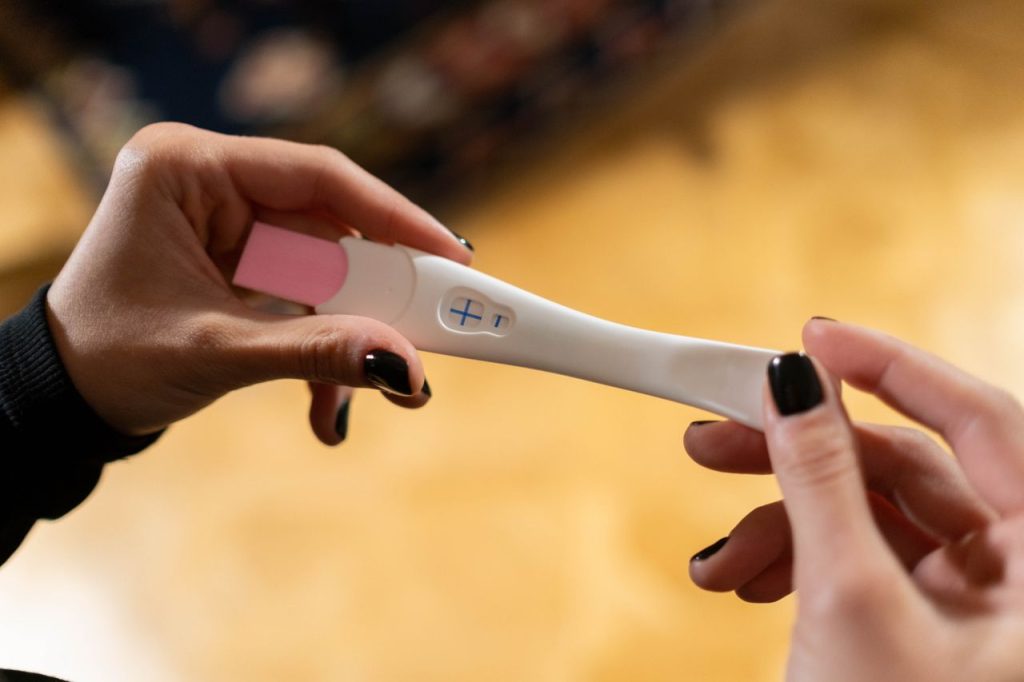 pregnant test
